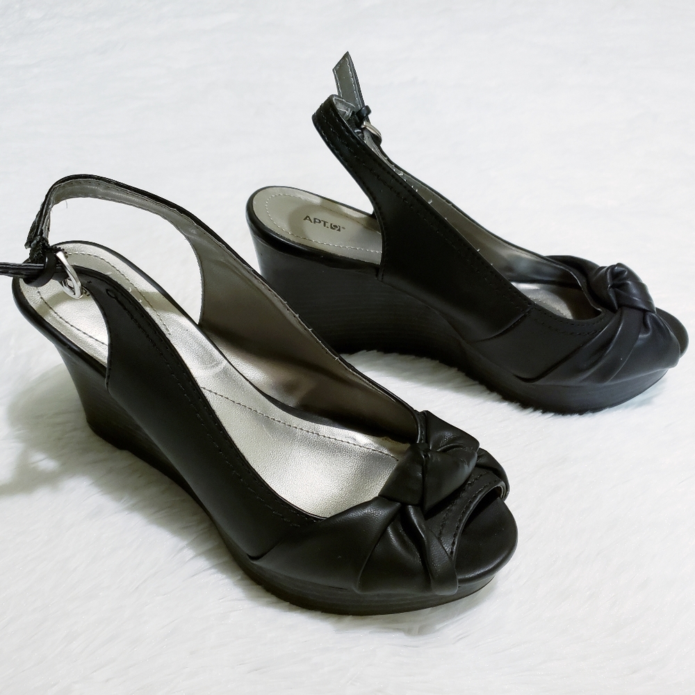 Black sandal wedges